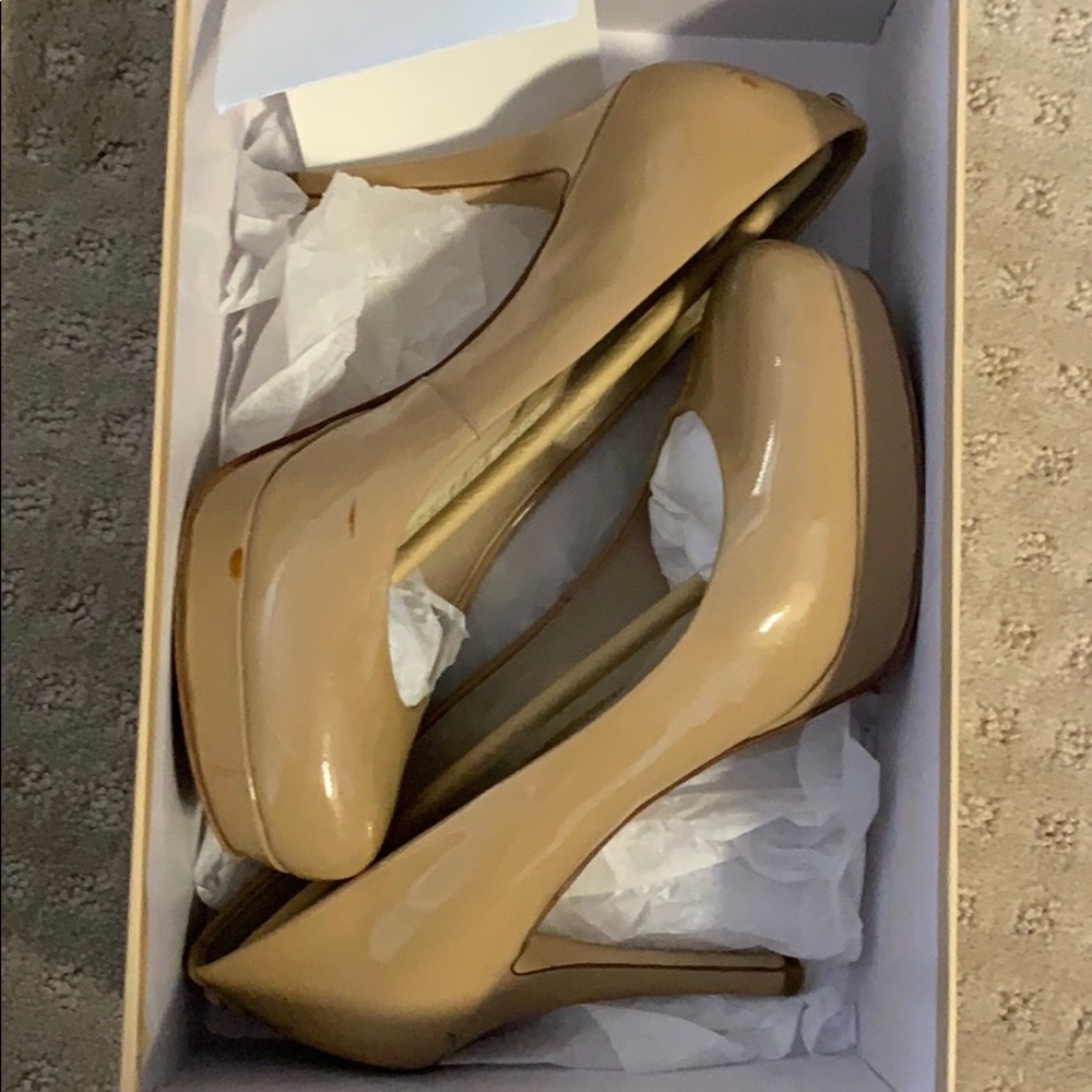 Michael Korea Pumps